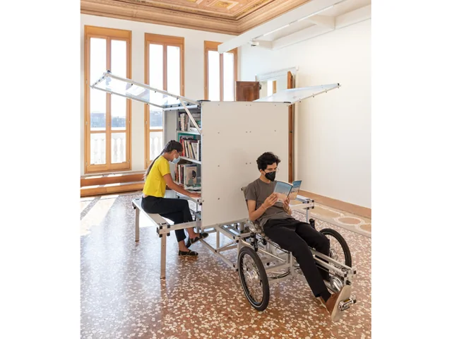 XYZ CARGO FOURWHEELER - Mobile Library