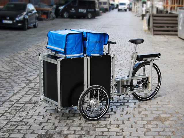 XYZ CARGO TRIKE - Mail Delivery